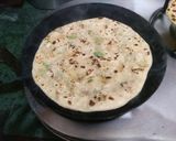 A picture of step 4 of Aloo Parantha.