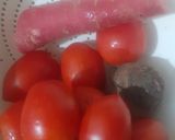 A picture of step 1 of Tomato Carrot and beetroot soup.
