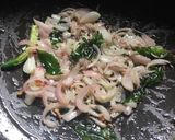 A picture of step 4 of Bread Upma.