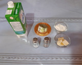 Foto del paso 1 de la receta: Crema de champiñones a base de una salsa bechamel