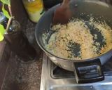 A picture of step 3 of Dalia Upma.