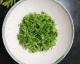 Hình bước làm 2 của món Salad Cải Mầm Cá Ngừ Ngâm Dầu
