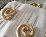 Foto del paso 3 de la receta: Ensaimada de crema y almendras