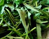 Foto langkah ke 3 dari resep Tumis Kangkung Cepat, Mudah, dan Enak.
