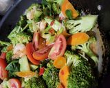Foto langkah ke 4 dari resep Sayur Brokoli Udang.