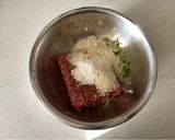 A picture of step 1 of Tsukune (Japanese style turkey meatballs).