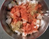 કેરી,ડુગળી નુ સલાડ(mango,onian salad recipe in gujrati) રેસીપી સ્ટેપ2ફોટો