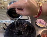 A picture of step 3 of Tomato Bharta.