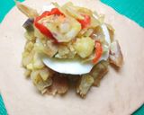 A picture of step 3 of Potatoe puri.