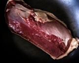 Vörösboros kacsamell aszalt gyümölcsökkel recept fázis 4 fotója