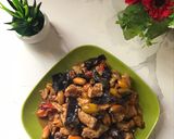 Foto langkah ke 6 dari resep Tumis Kulit Melinjo Jamur Kuping dan Tempe.