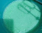Foto langkah ke 4 dari resep Puding Busa Pandan Lapis.