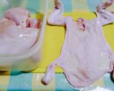 Foto langkah ke 1 dari resep Ayam goreng kodok scremble.