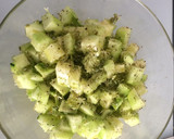 Foto del paso 1 de la receta: Ensalada de pepino refrescante