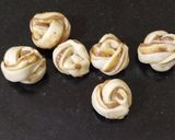 नो ईस्ट नोओवन सीनँमन रोल क्नॉट (no yeast cinnamon roll recipe in marathi) रेसिपी स्टेप 8 फोटो 