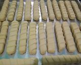 Foto langkah ke 3 dari resep Cheese roll pastry.