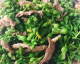 Hình bước làm 1 của món Bò xào hoa thiên lý