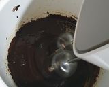 Foto langkah ke 4 dari resep Molten Chocolate Lava.