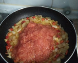 Foto del paso 2 de la receta: Salsa de tomate frito casera (sin Azúcar)
