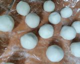 Foto langkah ke 4 dari resep Kue mochi imut isi kacang.