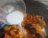 Foto langkah ke 5 dari resep Udang Cumi Saus Padang.