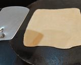 A picture of step 3 of Egg Paratha.
