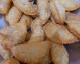 A picture of step 5 of Ghujiya.