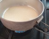 A picture of step 2 of Flan Napolitano.