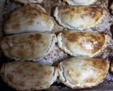 Foto del paso 6 de la receta: Empanadas de carne cortada a cuchillo!!!