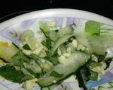 Foto del paso 1 de la receta: Carpaccio de pepino con albahaca