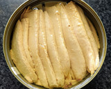 Foto del paso 1 de la receta: Ensalada de pimientos y ventresca de atún en aceite