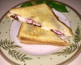 A picture of step 3 of Mashmallow sandwich.