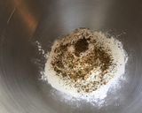 Une image de l'étape 1 de Pâte brisée au lait et épices méditerranéennes (pour tarte salée).