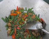 Foto langkah ke 3 dari resep Tumis Kacang Panjang Baso.