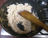 A picture of step 2 of Pineapple halwa.
