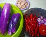 Foto langkah ke 1 dari resep Terong Ikan Tuna Balado.