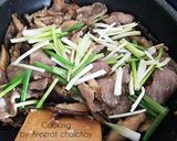 รูปขั้นตอนการทำที่ 5 ของ หมูผัดน้ำมันงา