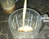 Gambar langkah 3 resipi Teh Tarik Madu.