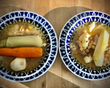 Foto del paso 4 de la receta: Caldo de jamón y pollo (el de toda la vida)
