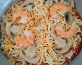 Foto del paso 5 de la receta: Pizza marinera en base de avena sin horno