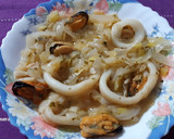Foto del paso 6 de la receta: Calamares y mejillones con salsa de vino blanco