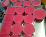 Foto langkah ke 5 dari resep Puding Stroberi Vla.