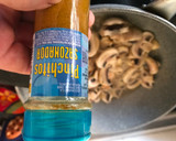 Foto del paso 5 de la receta: Medallón de solomillo de pavo con champiñón al ajillo