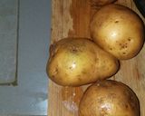 પોટેટો વેજીસ્(potato wedges recipe in Gujarati) રેસીપી સ્ટેપ1ફોટો