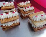Foto del paso 5 de la receta Milhojas de hojaldre con crema de fresa y nata