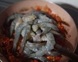 Foto langkah ke 2 dari resep Udang Masak Serai.