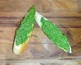 Фото кроку 3 до Багет 🥖 з лососем та відварним курячим яйцем.