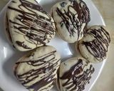 Foto del paso 4 de la receta: Alfajorcitos de maicena con chips de chocolate