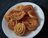 ચોખા ના લોટ ની ચકરી (Rice Flour Chakri Recipe In Gujarati) રેસીપી સ્ટેપ5ફોટો