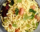 A picture of step 4 of Murmura upma.